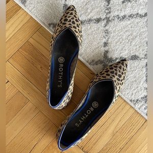 *Priced to sell!* Like-New Rothy’s Leopard Print Pointed-Toe Flats